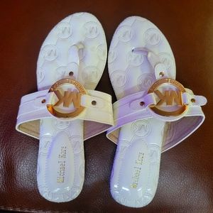 Michael Kors white flat sandal size 9 medium